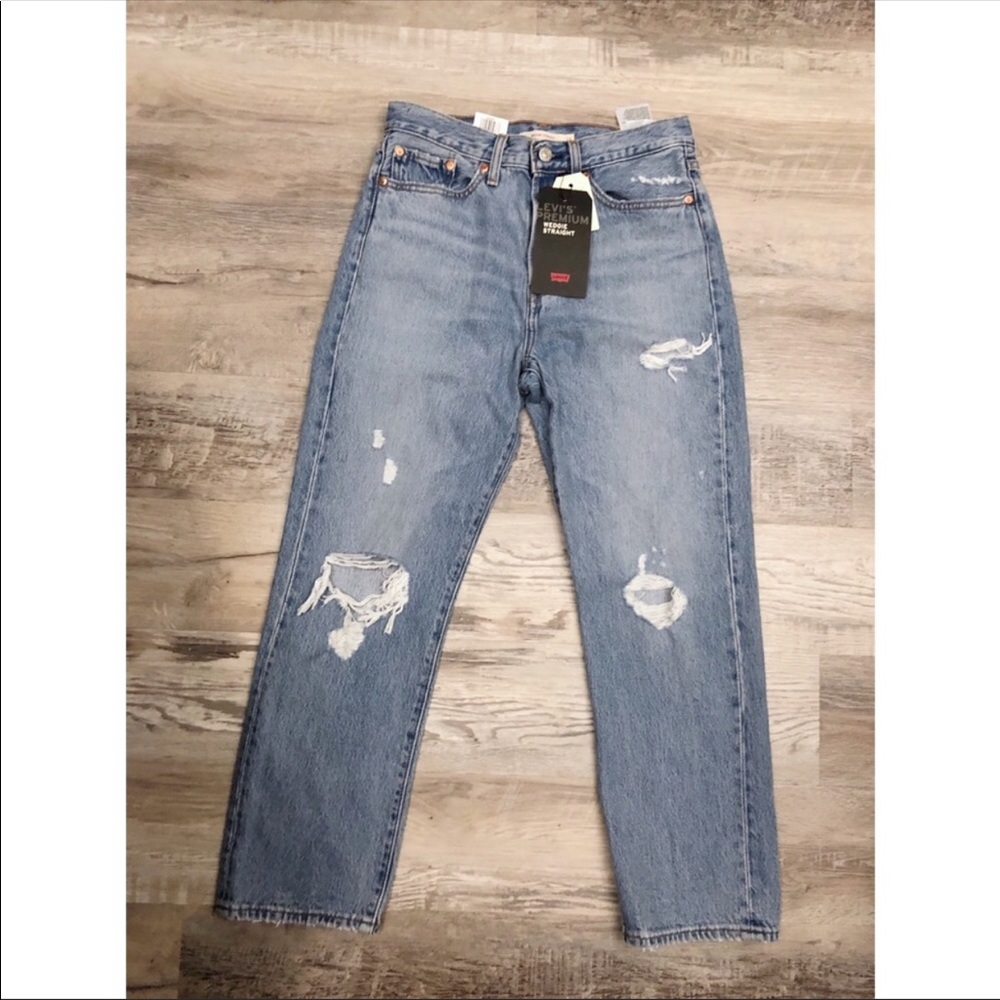 LEVIS Wedgie Fit High Rise Distressed NEW Jeans - Picture 3 of 8